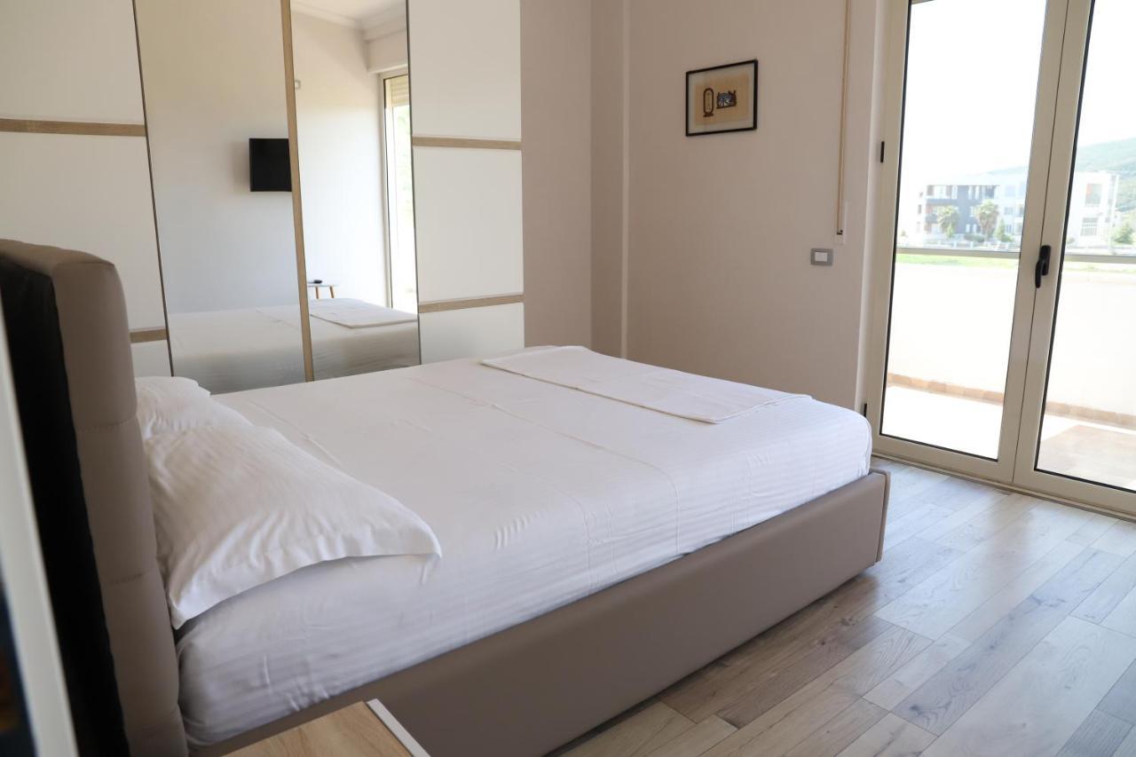 Tea Residence, Gjiri I Lalzit Apartments Durrës Kültér fotó
